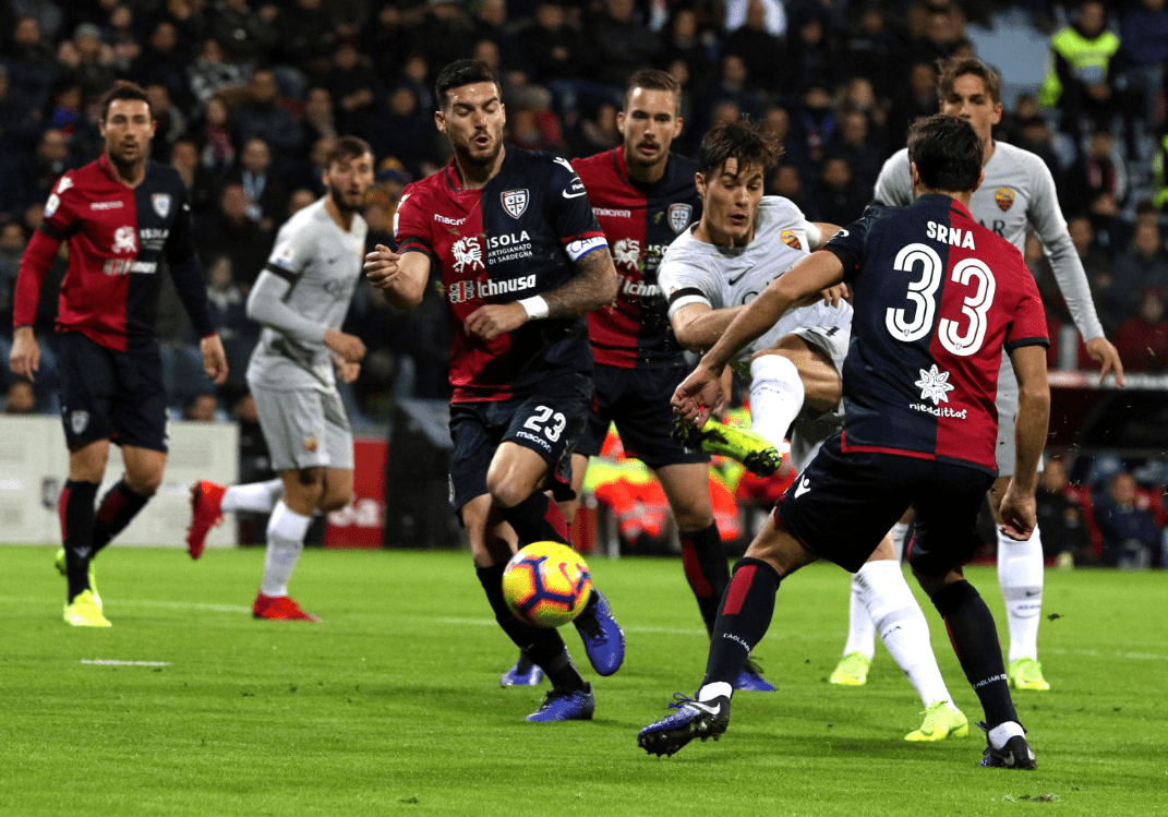 视频：Uzi名人堂皮肤幕后故事 ｜ 薇恩、殿堂传奇 卡莎和联盟不朽 卡莎原画