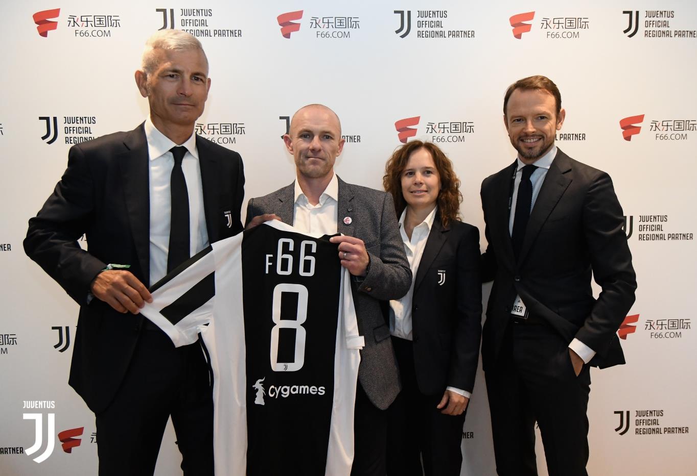 NBA-鲍尔17+5+5黄蜂9人上双150-95狂胜爵士55分