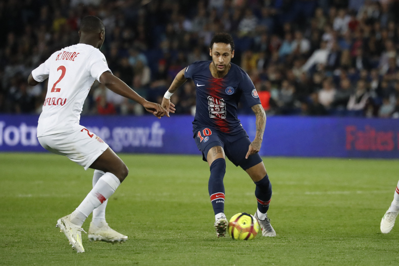 湖人遭遇三连败，媒体专家纷纷点评：徐静雨批评东契奇，盛赞詹姆斯