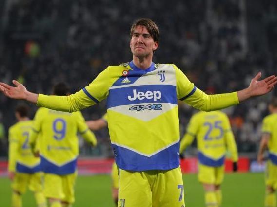 [图]路易斯失点米内罗进球被吹 申花0-2神户胜利船